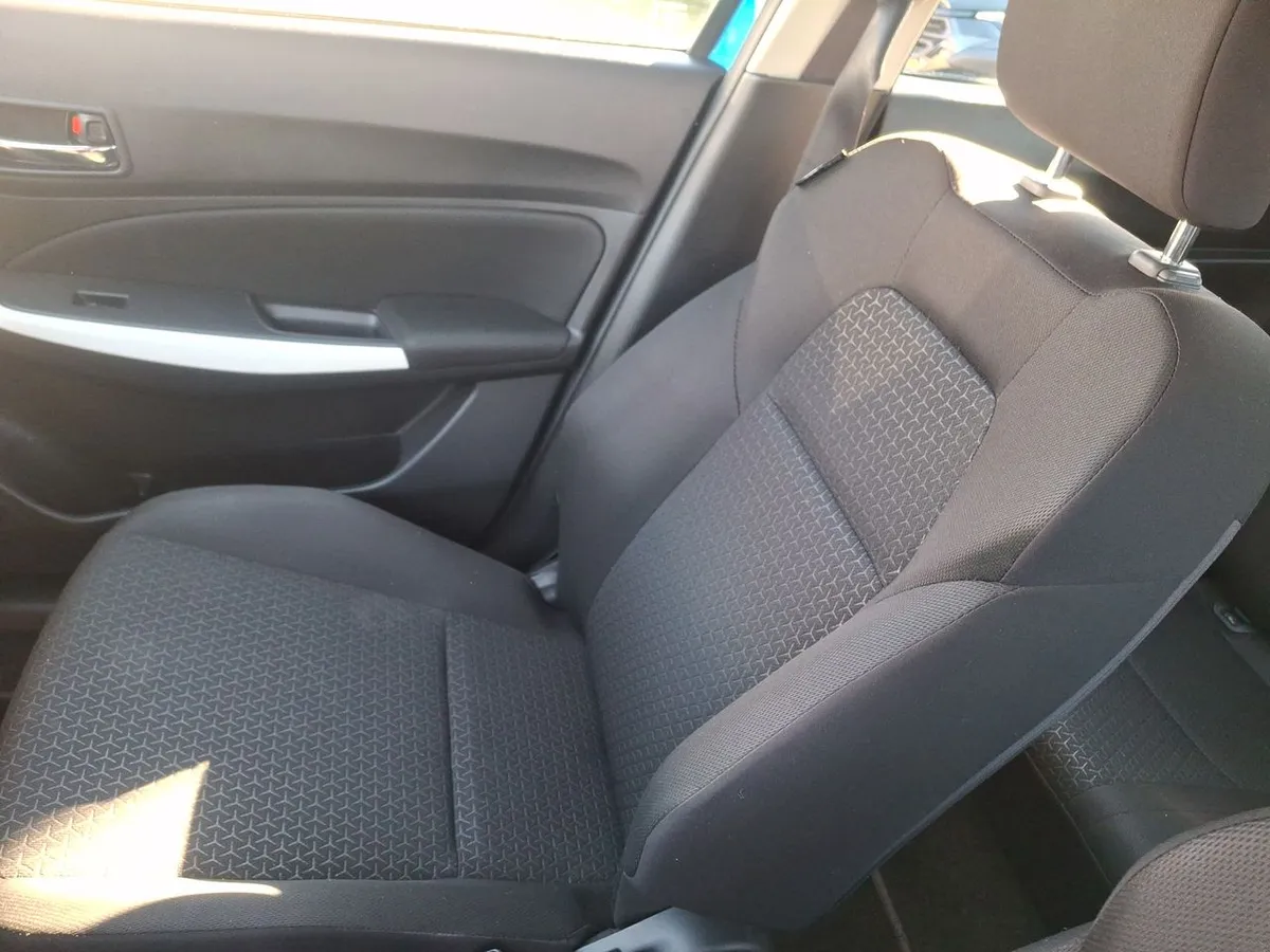 Suzuki Swift 1.2 Hybrid Plus 4x2 Hb Mt 5p año 2023