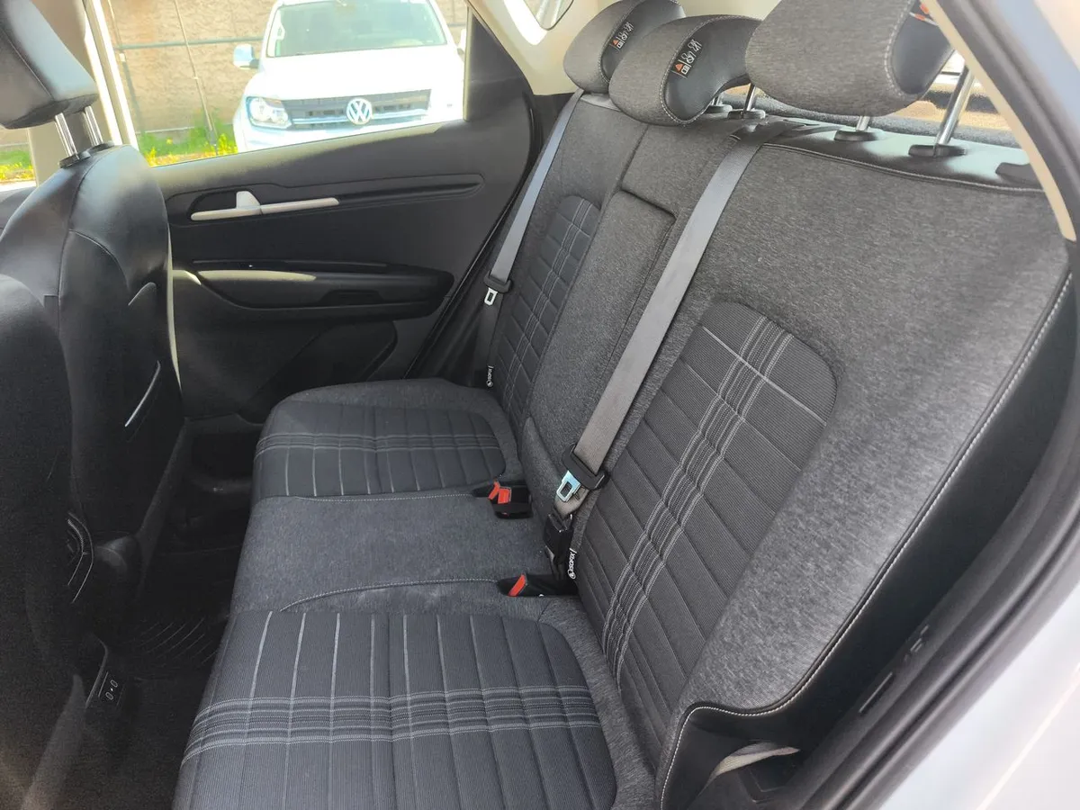 Kia Sonet 1.5 Ex 4x2 Ivt At 5p año 2025