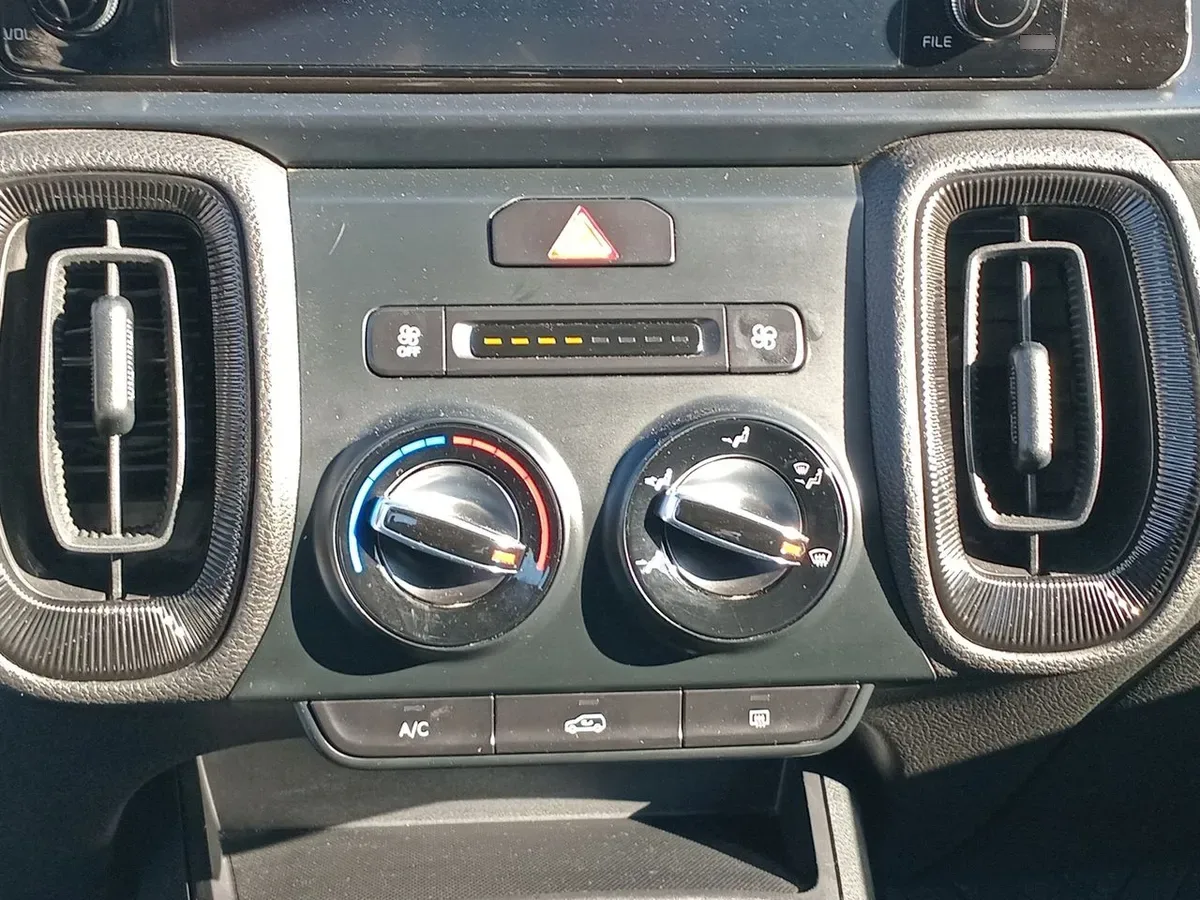 Kia Sonet 1.5 Ex 4x2 Ivt Ri At 5p año 2025