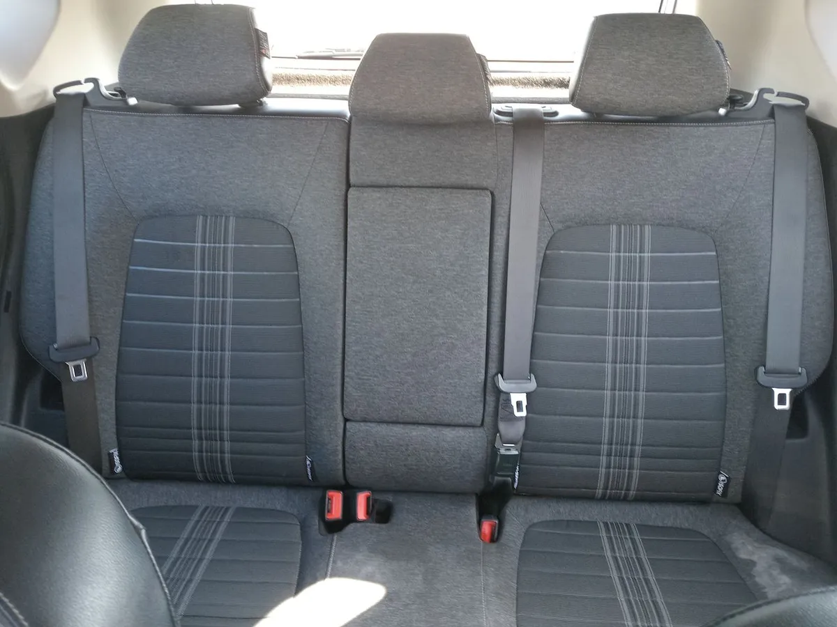 Kia Sonet 1.5 Ex 4x2 Ivt At 5p año 2025