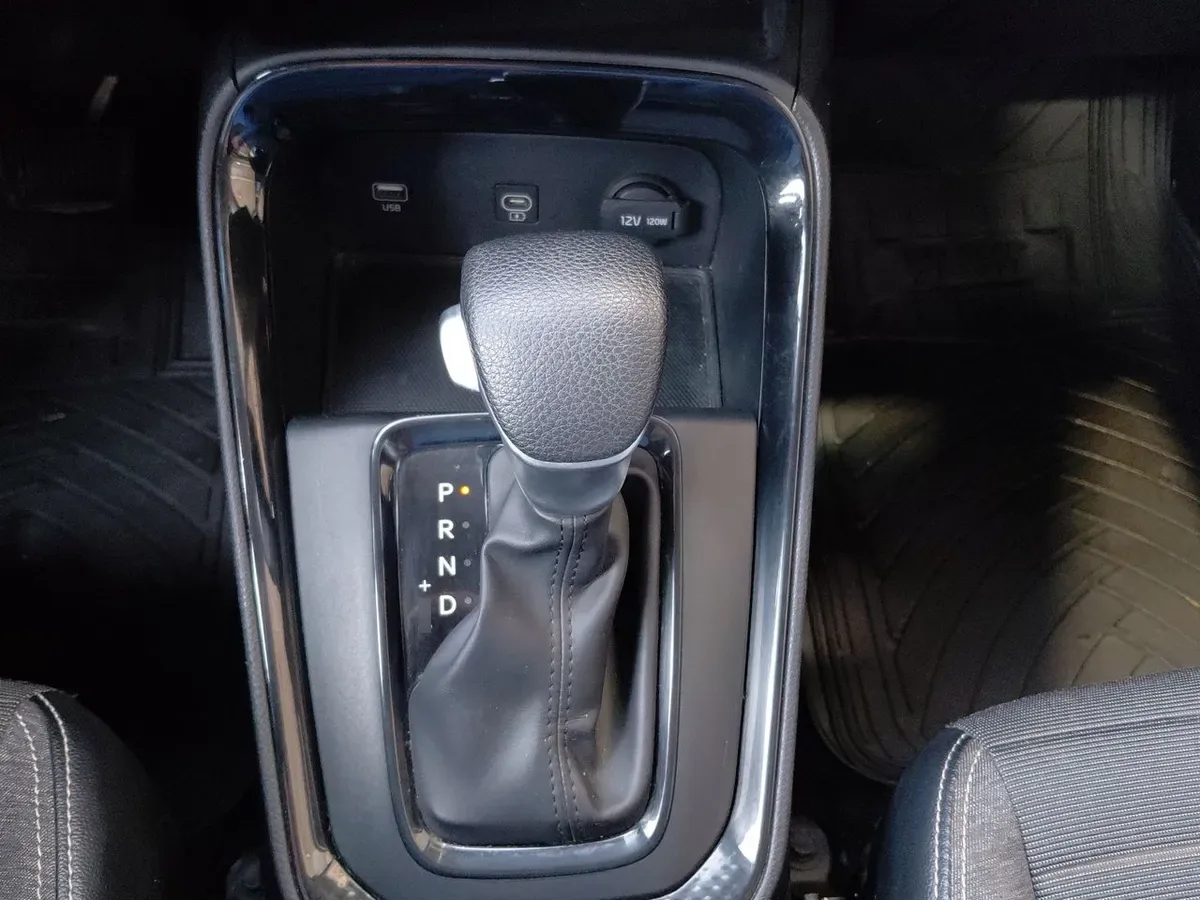 Kia Sonet 1.5 Ex 4x2 Ivt Ri At 5p año 2025