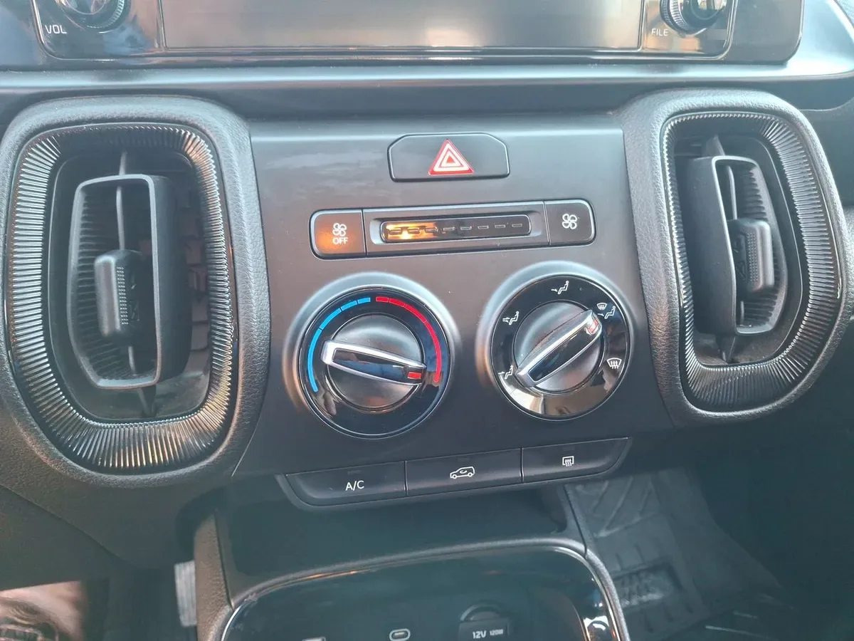 Kia Sonet 1.5 Ex 4x2 Ivt Ri At 5p año 2025