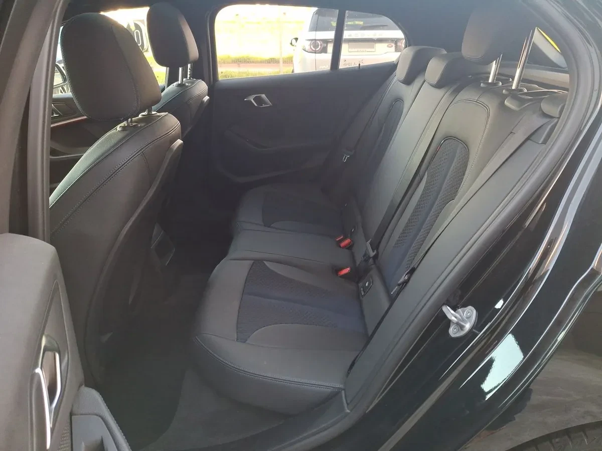 BMW 118i 1.5 M Sport Se 4x2 At 5p año 2024