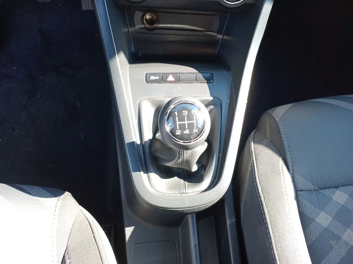 MG 3 1.5 Std 4x2 Hb Mt 5p año 2024