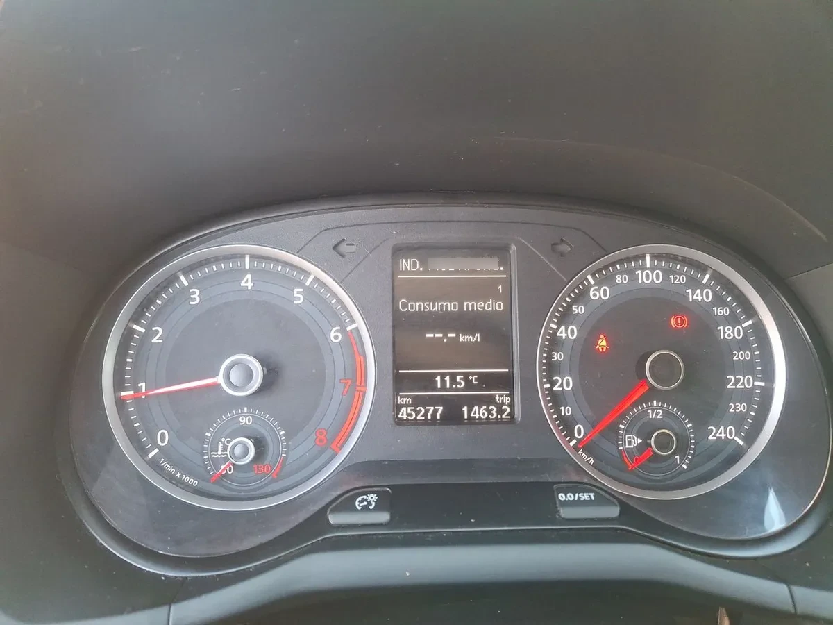 Volkswagen Gol 1.6 Highline 4x2 Hb Mt 5p año 2022