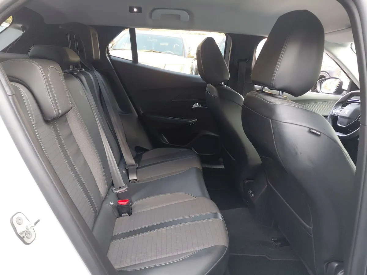 Peugeot 2008 1.2 Active Puretech 4x2 130 Eat8 5p año 2021