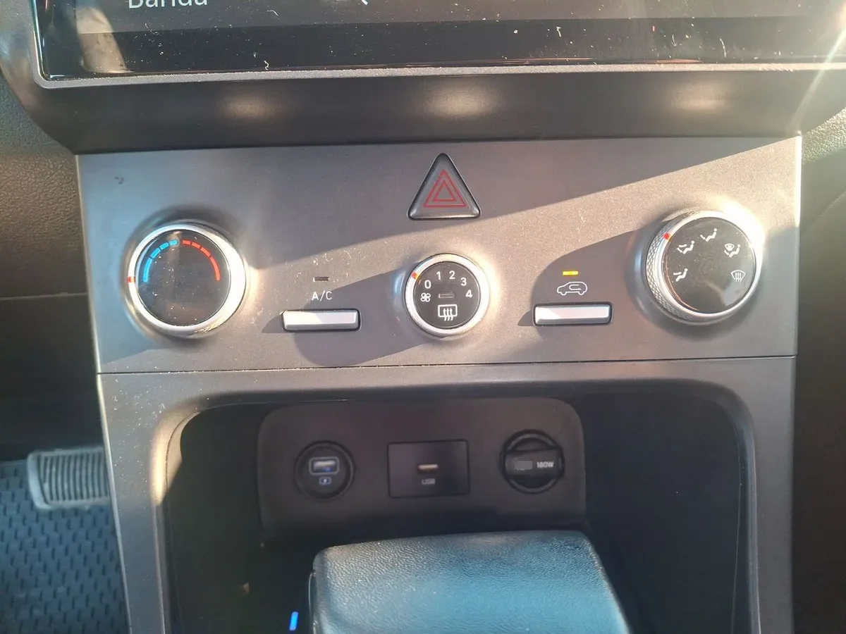 Hyundai Creta 1.5 Plus Su2i 4x2 Cvt At 5p año 2024