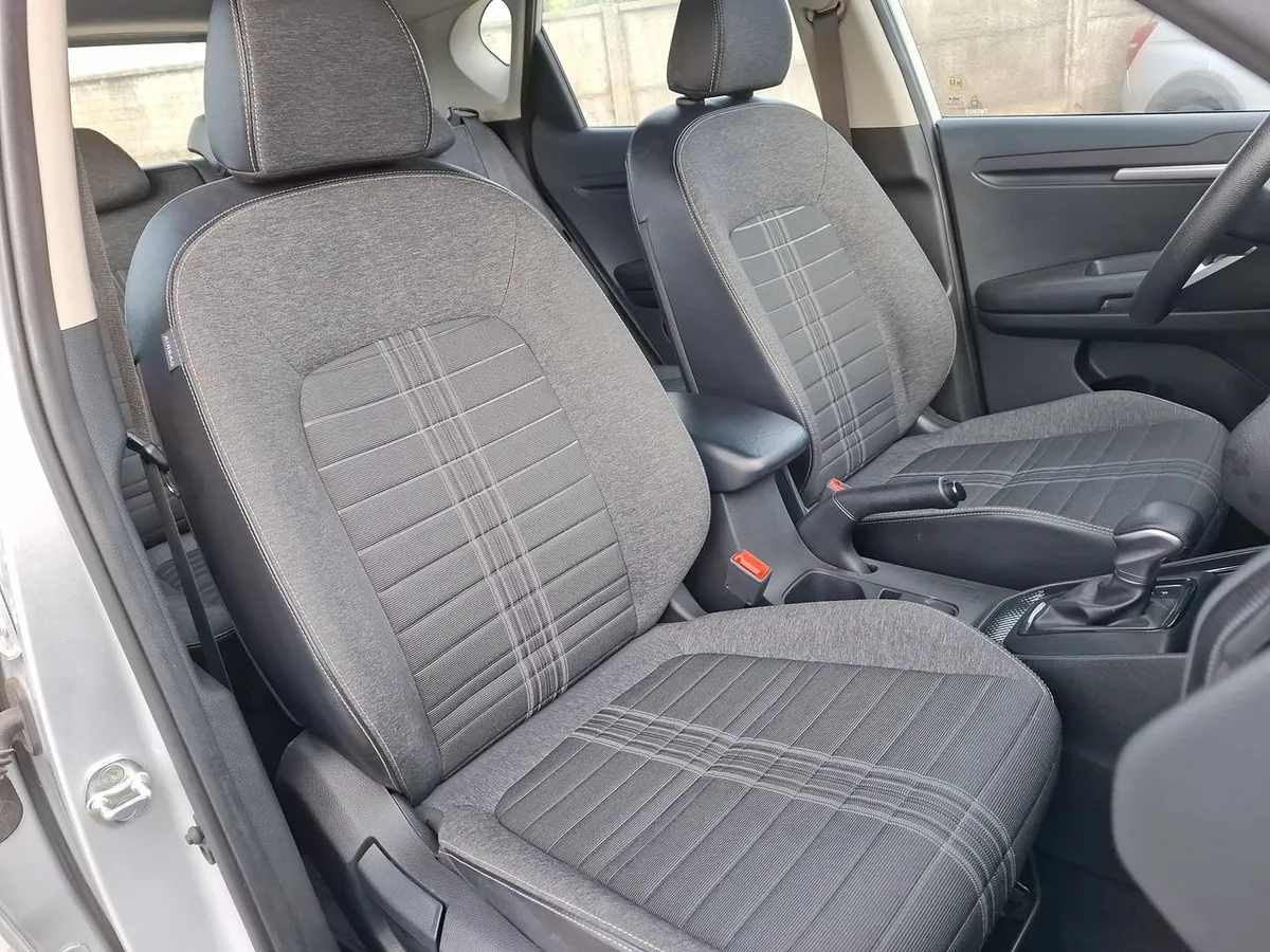 Kia Sonet 1.5 Ex 4x2 Ivt At 5p año 2025