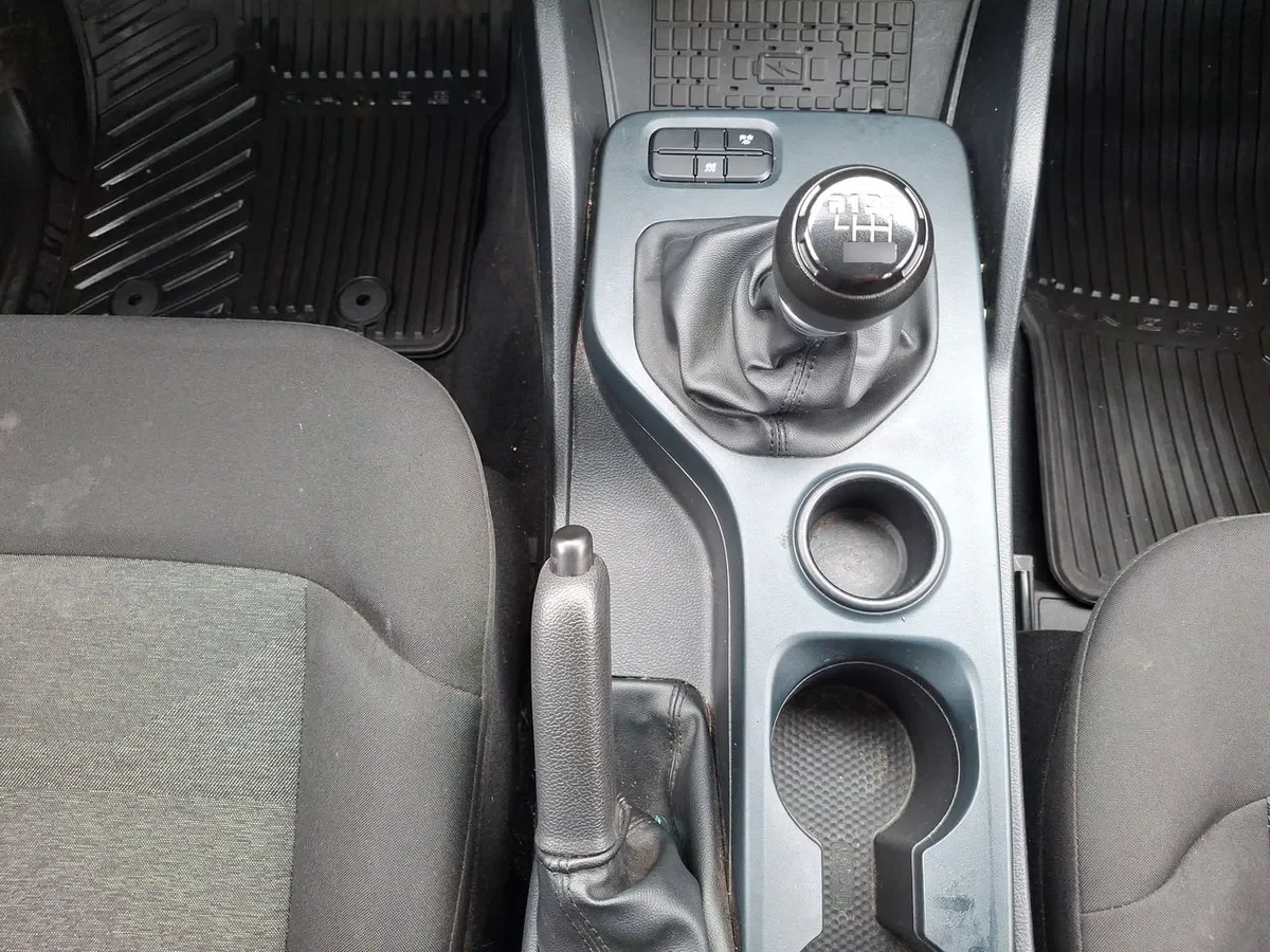 Ford Ranger 2.0 Xls Diesel 4x2 Dob. Cab. Mt 4p año 2024