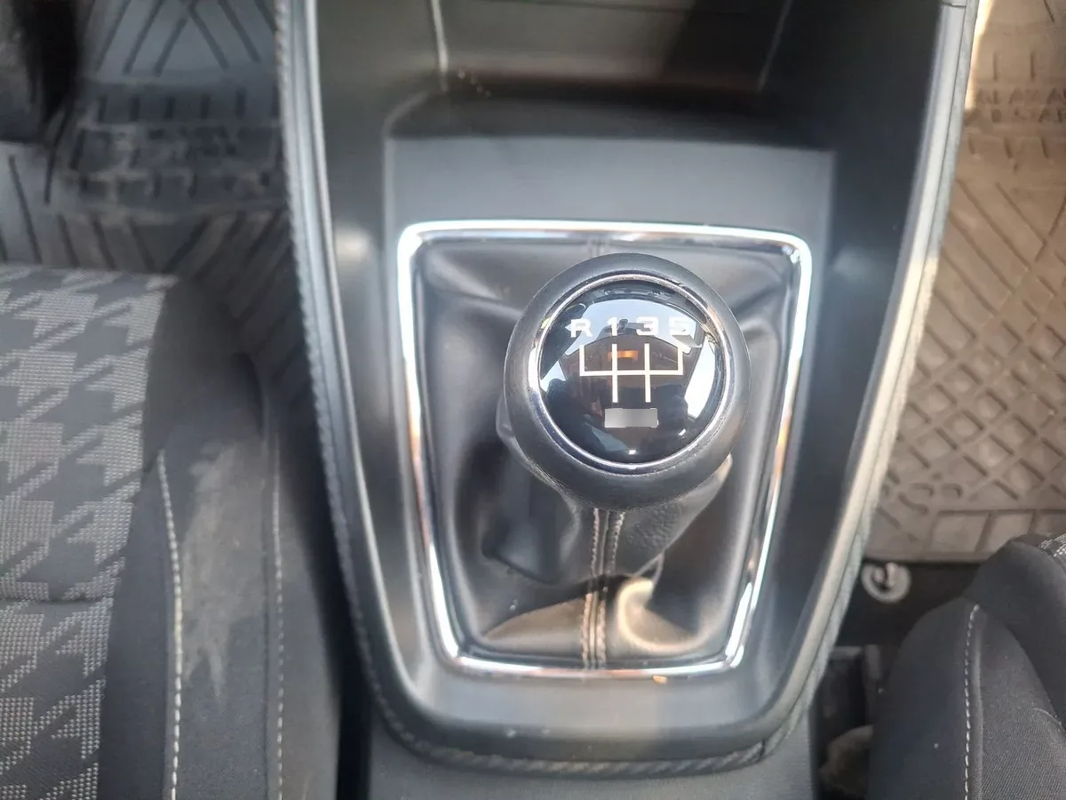 MG Mg Zs 1.5 Std 4x2 Mt 5p año 2023