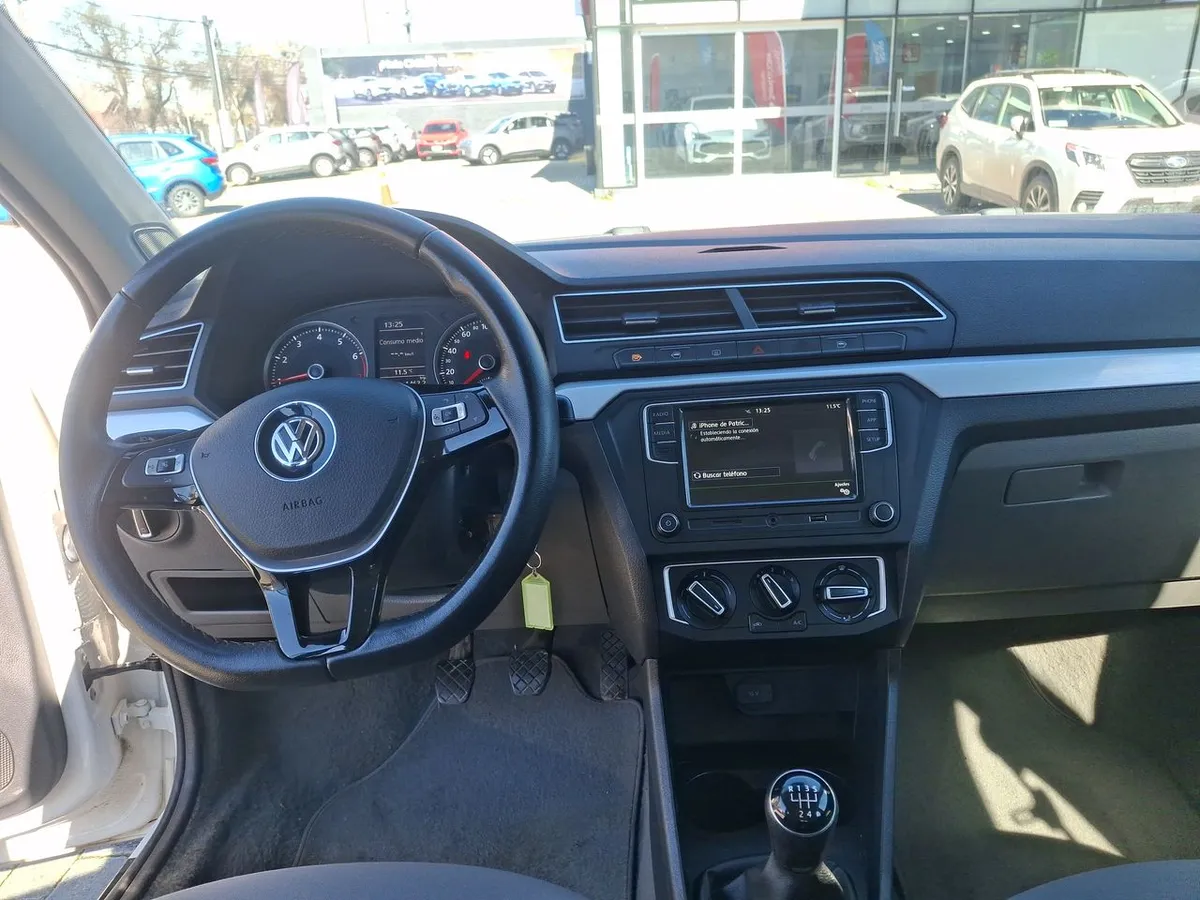 Volkswagen Gol 1.6 Highline 4x2 Hb Mt 5p año 2022