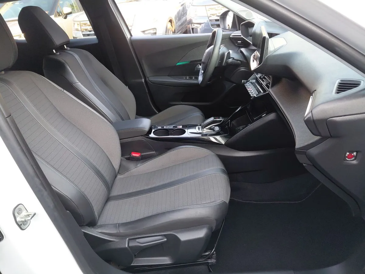 Peugeot 2008 1.2 Active Puretech 4x2 130 Eat8 5p año 2021