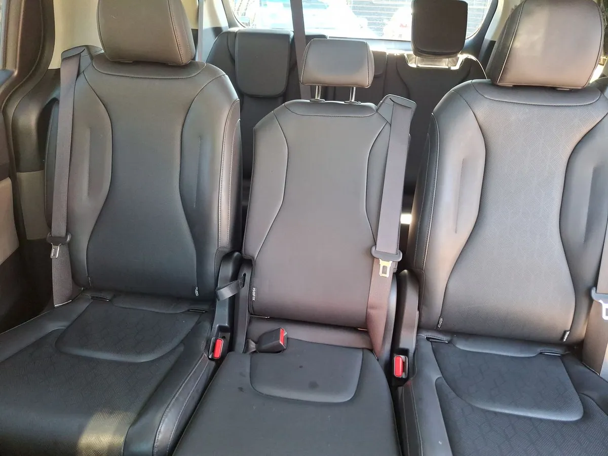 Kia Carnival 2.2 Ex Ltd Diesel 4x2 8at 5p año 2025