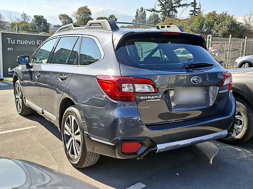 Subaru Outback Awd At año 2021
