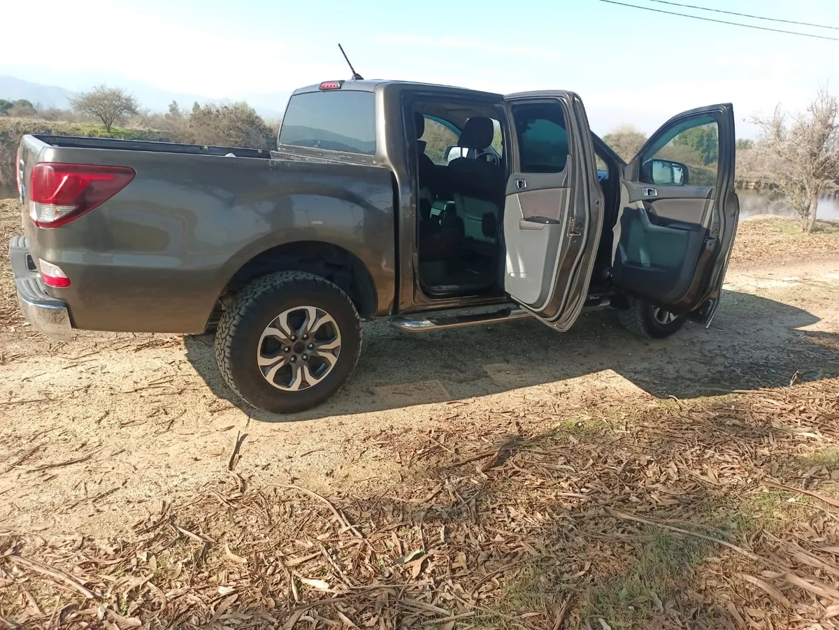 Mazda Bt-50 2.2 Doble Cabina Sdx Mt 4x4 Diesel año 2019