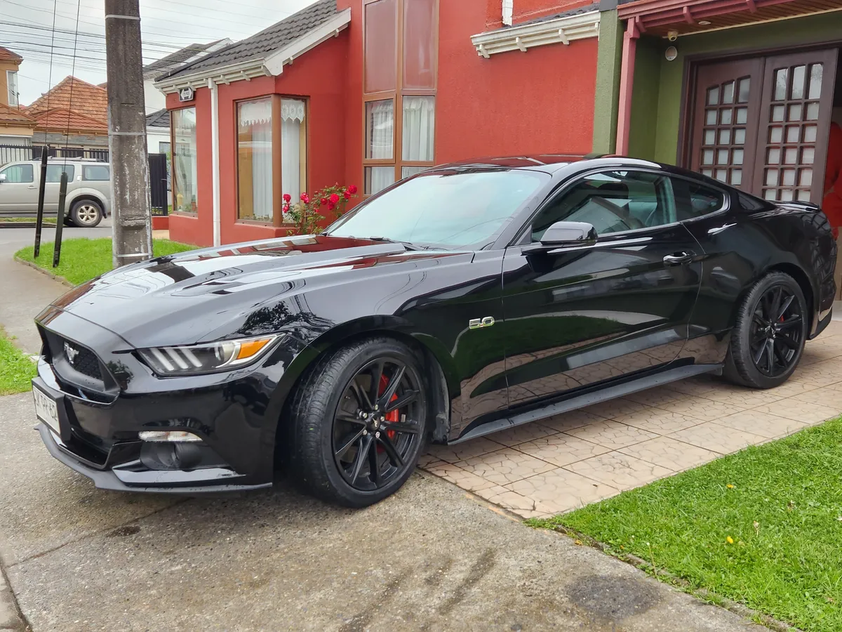 FORD MUSTANG 5.0 Coupe Gt At año 2017