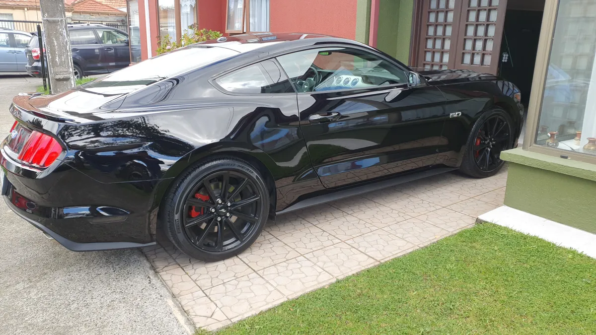 FORD MUSTANG 5.0 Coupe Gt At año 2017