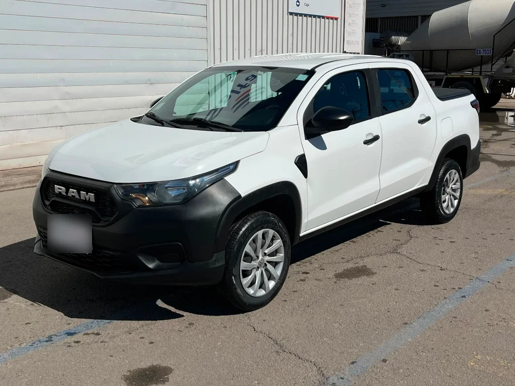 Dodge Ram 700 Slt Cd 1.4l año 2023