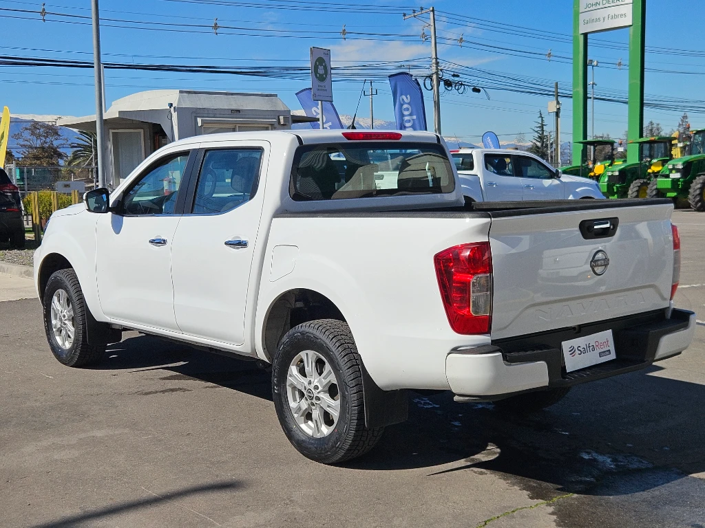 Nissan Navara D Cab 2.3 4x2 Mt Xe año 2023