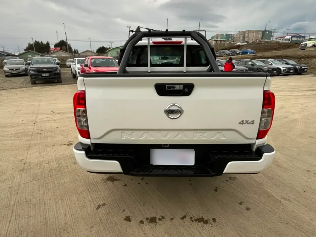 Nissan Navara Dc 4x4 2.3 Tdi Se año 2023