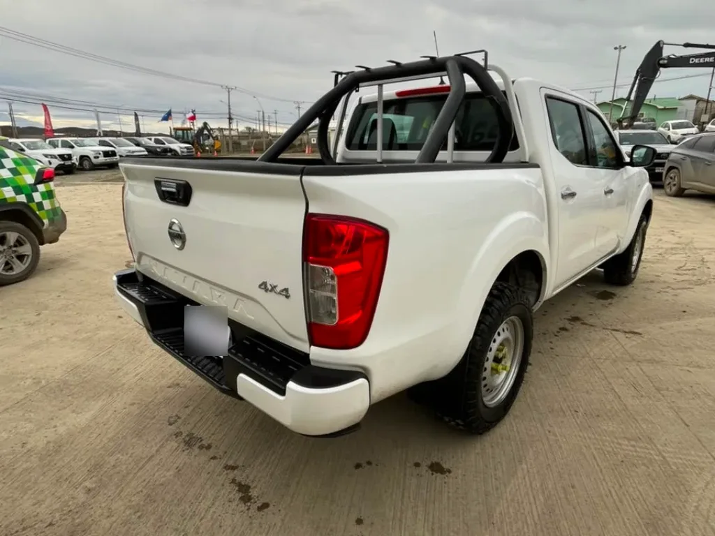 Nissan Navara Dc 4x4 2.3 Tdi Se año 2023