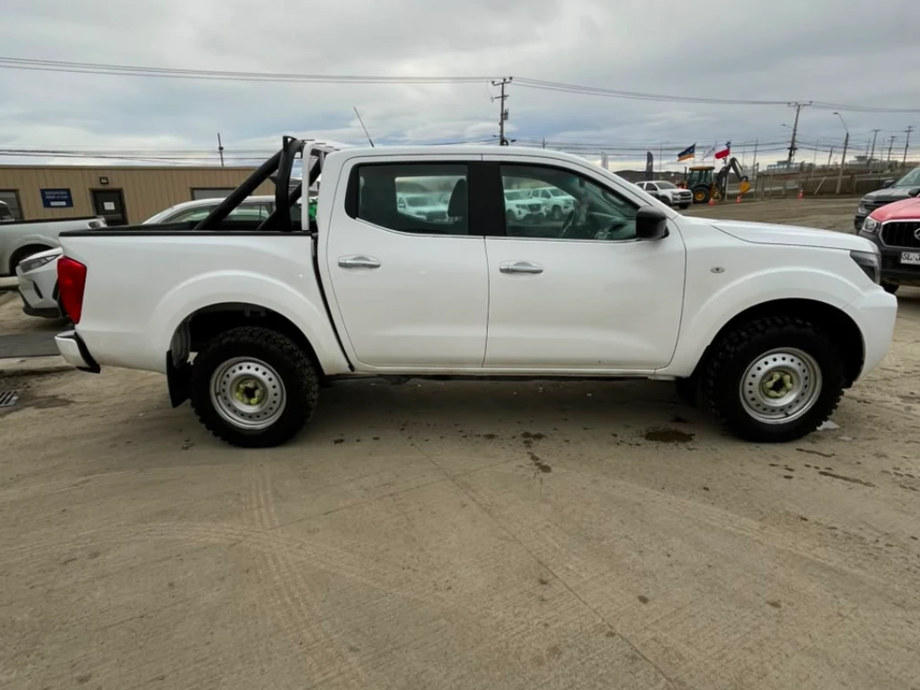 Nissan Navara Dc 4x4 2.3 Tdi Se año 2023
