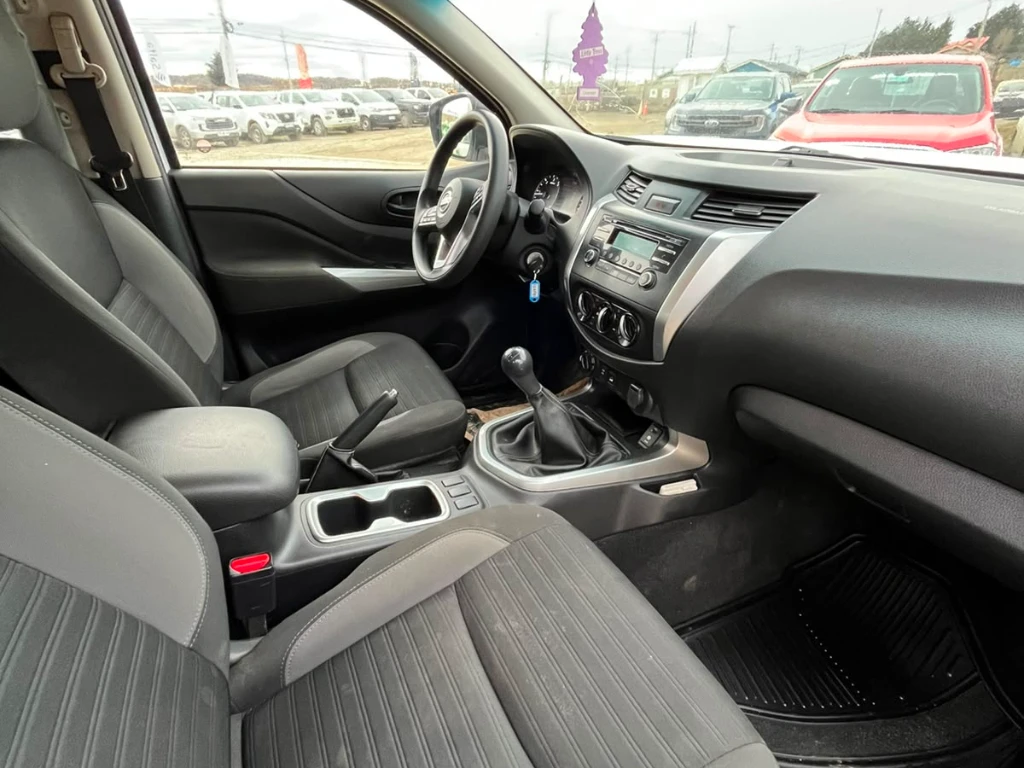 Nissan Navara Dc 4x4 2.3 Tdi Se año 2023