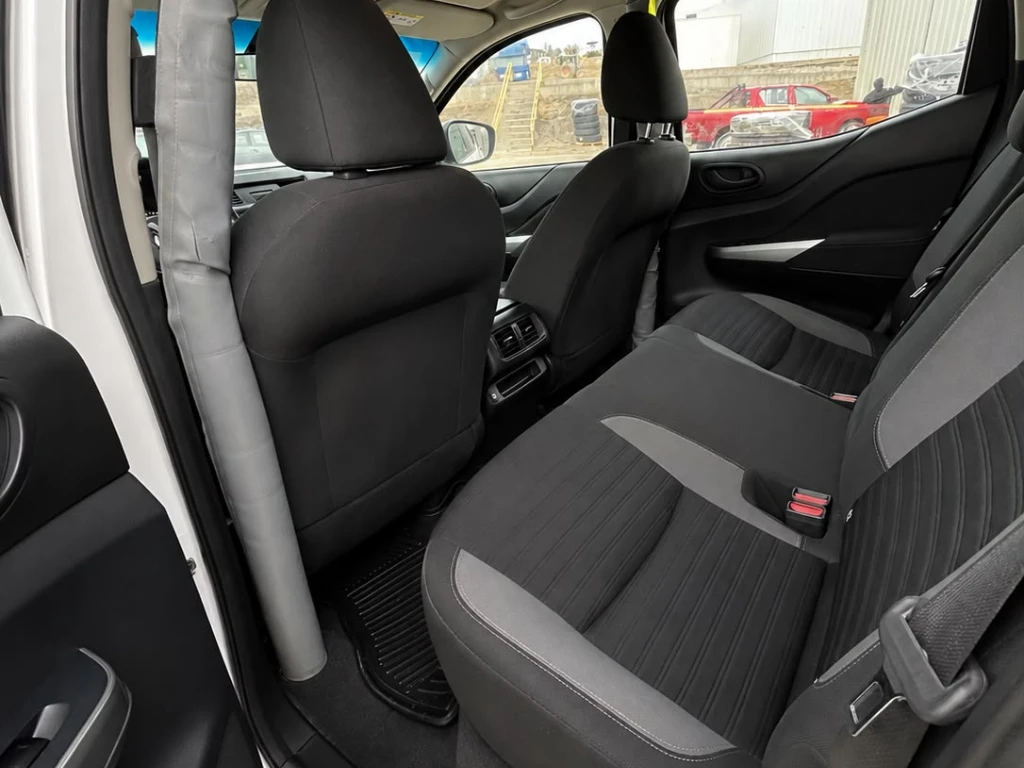 Nissan Navara Dc 4x4 2.3 Tdi Se año 2023