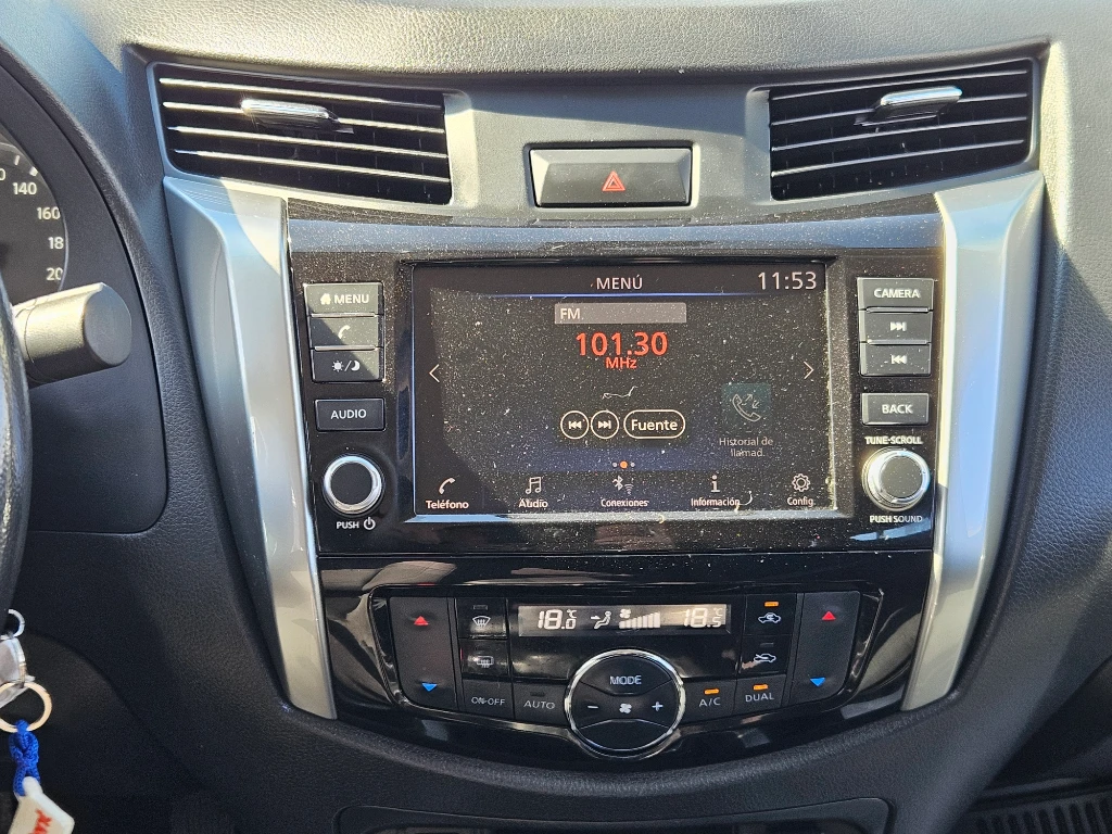 Nissan Navara D Cab 2.3 4x2 Mt Xe año 2023