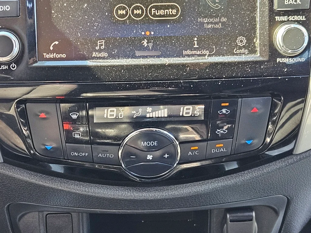 Nissan Navara D Cab 2.3 4x2 Mt Xe año 2023