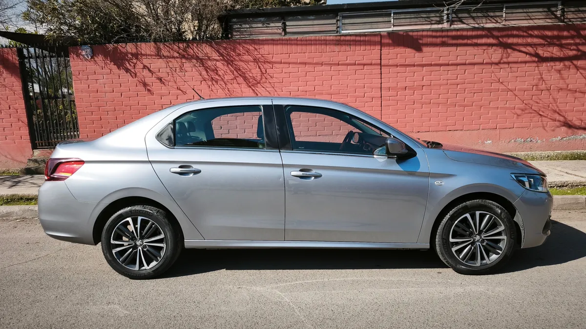 Peugeot 301 1.6 Allure Hdi 92 Mt Diesel año 2020