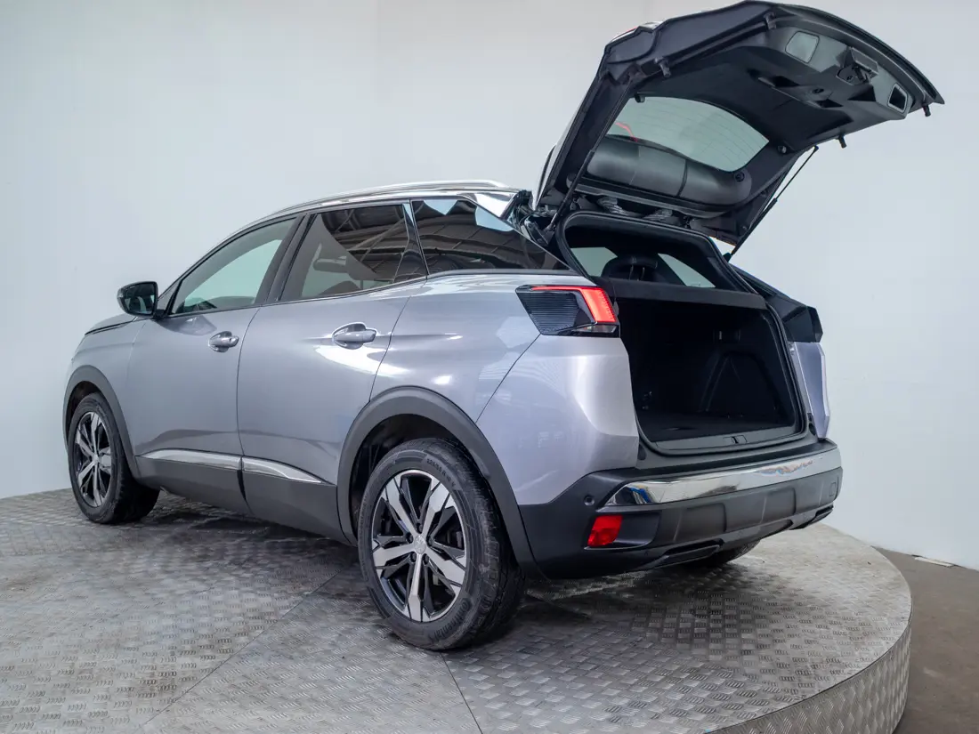 Peugeot 3008 3008 1.5 Allure Pack Bluehdi 130 At Diesel año 2023