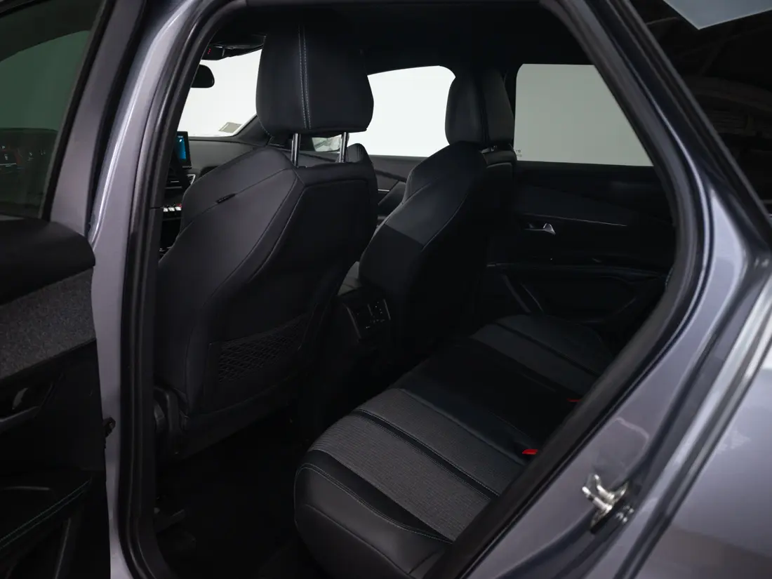 Peugeot 3008 3008 1.5 Allure Pack Bluehdi 130 At Diesel año 2023