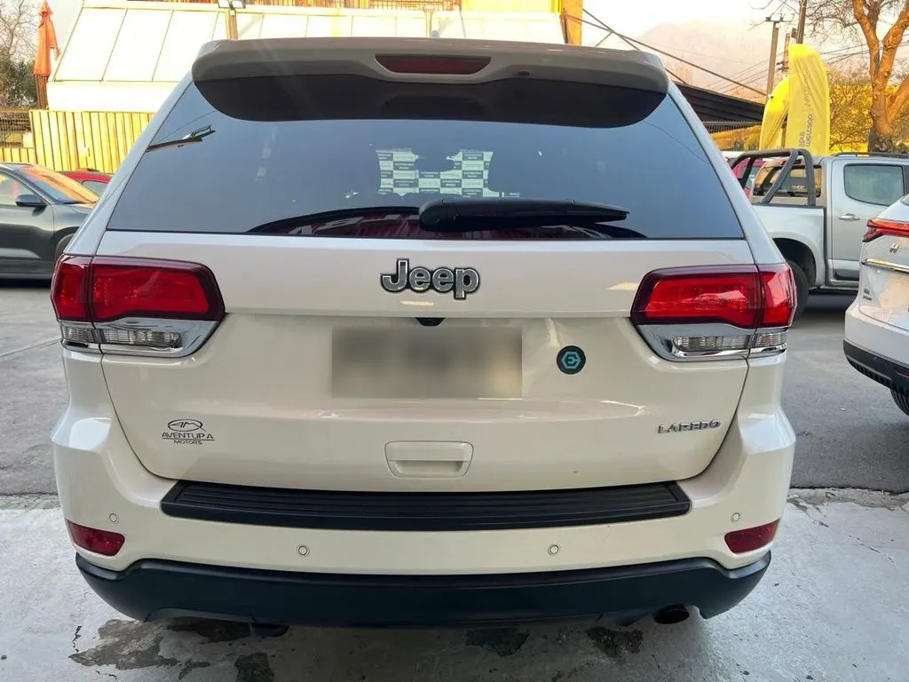 Jeep Grand Cherokee Laredo año 2021