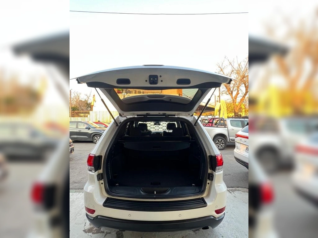 Jeep Grand Cherokee Laredo año 2021