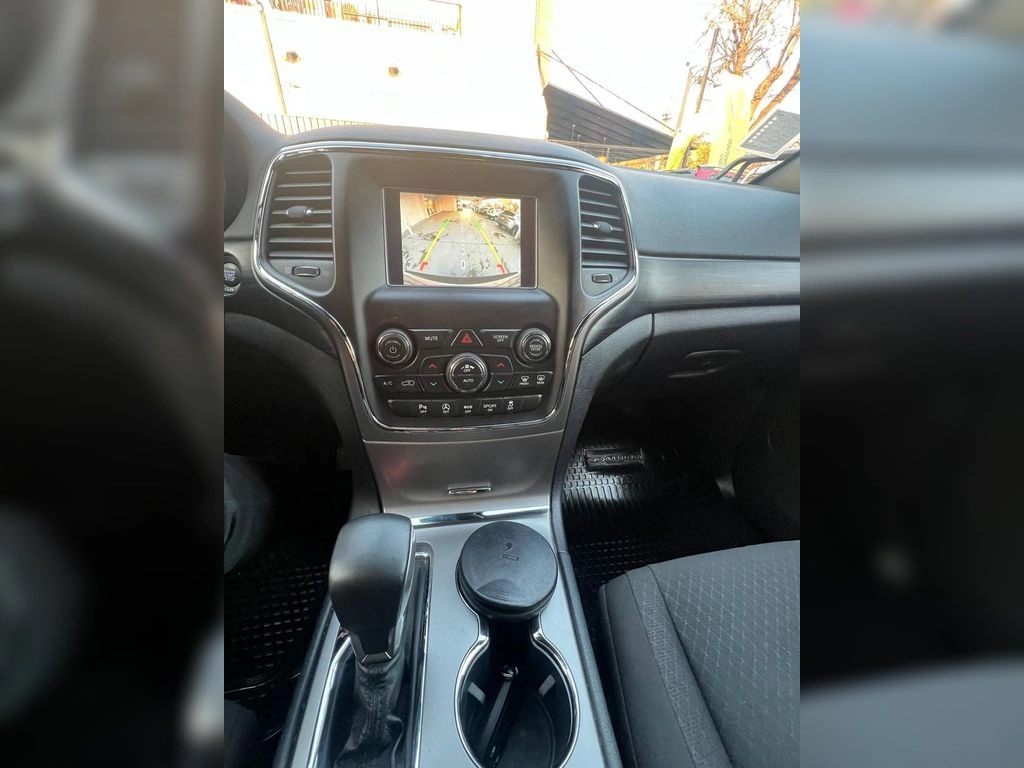 Jeep Grand Cherokee Laredo año 2021
