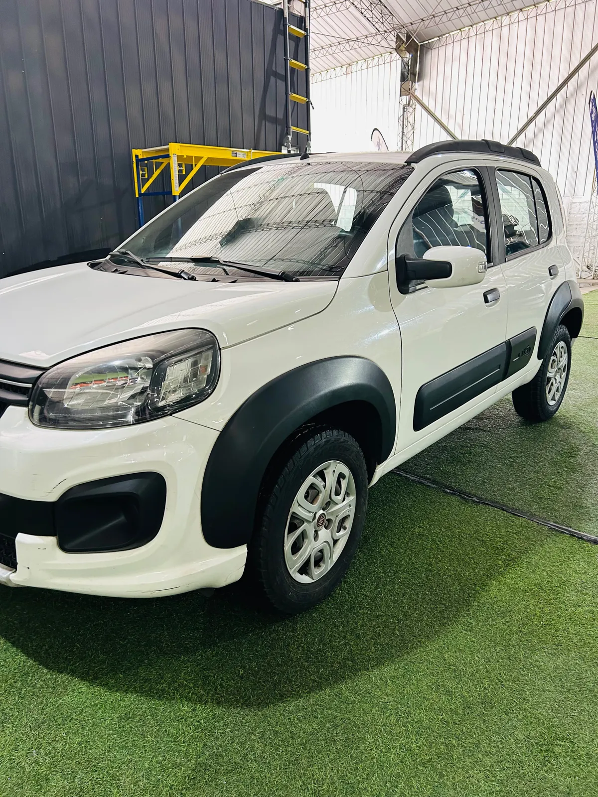 FIAT UNO 1.4 Sporting Mt año 2017