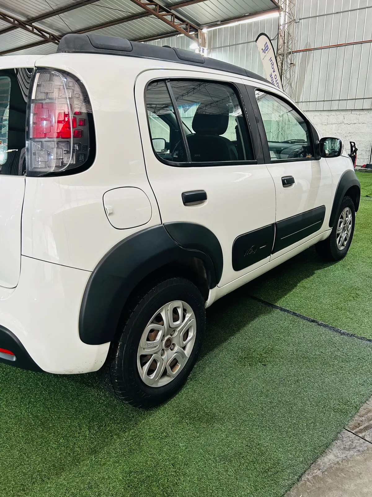 FIAT UNO 1.4 Sporting Mt año 2017