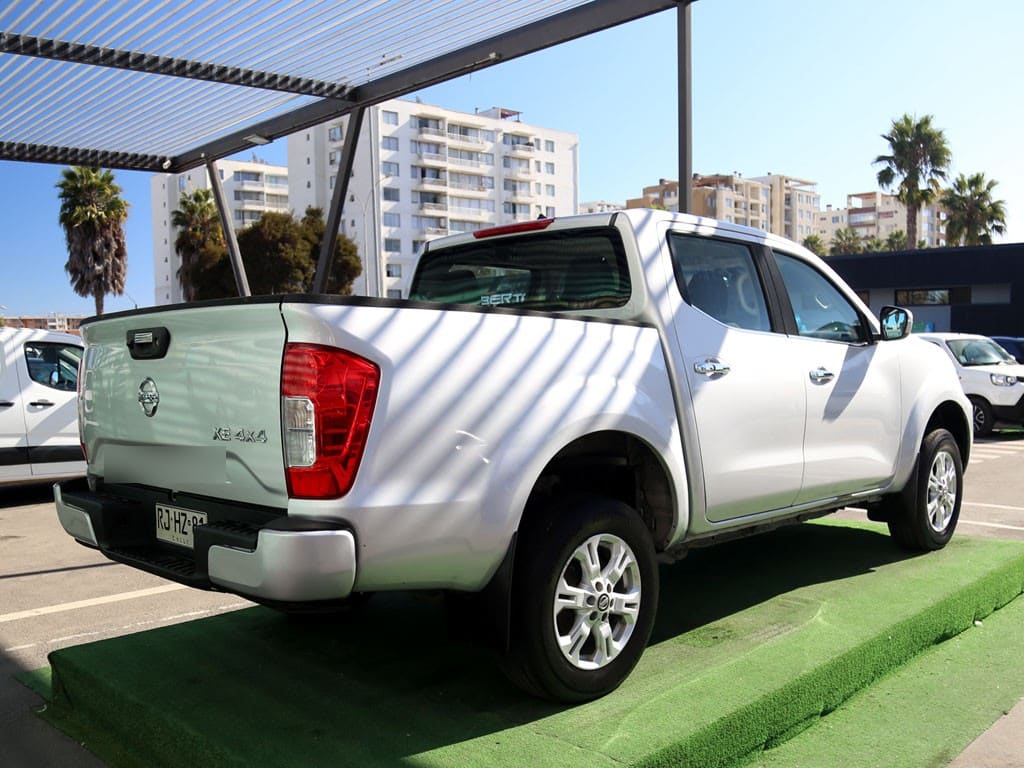 Nissan Navara 2.3 At 4x4 Diesel año 2022