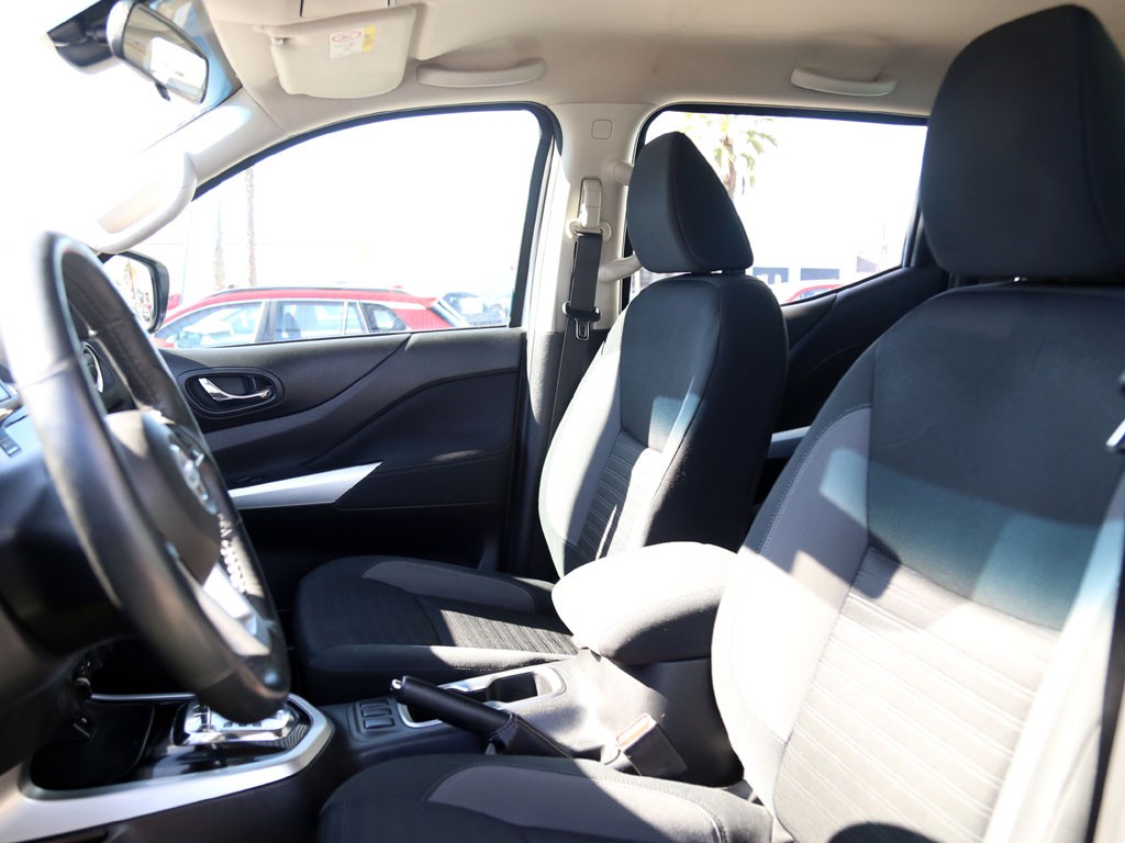 Nissan Navara 2.3 At 4x4 Diesel año 2022