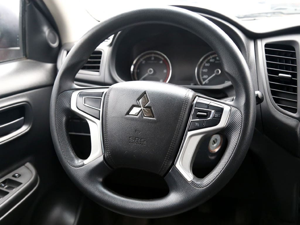 Mitsubishi L200 2.4 Katana Cr Mt 4x2 Diesel año 2022