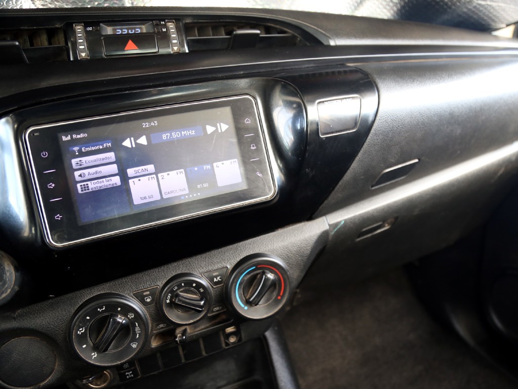 Toyota Hilux 2.4 Dx 4x2 Mt año 2022