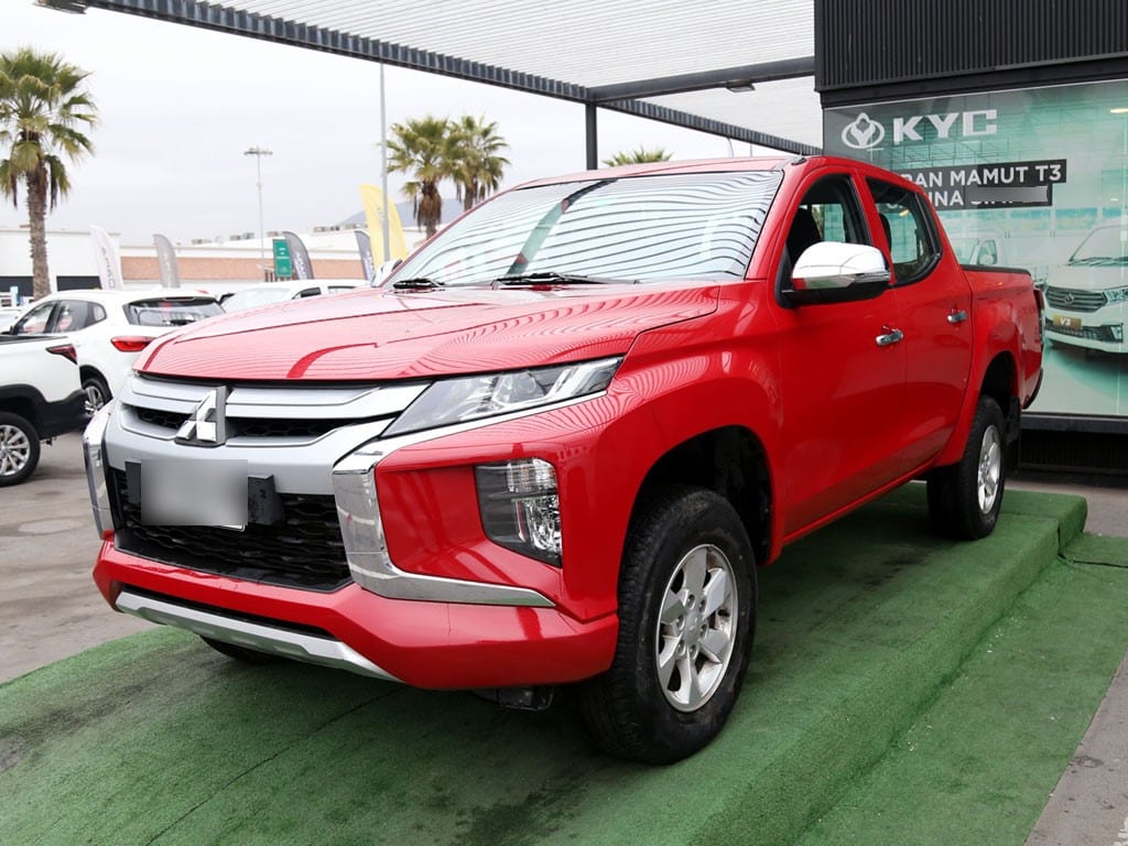 Mitsubishi L200 2.4 Katana Cr Mt 4x2 Diesel año 2022