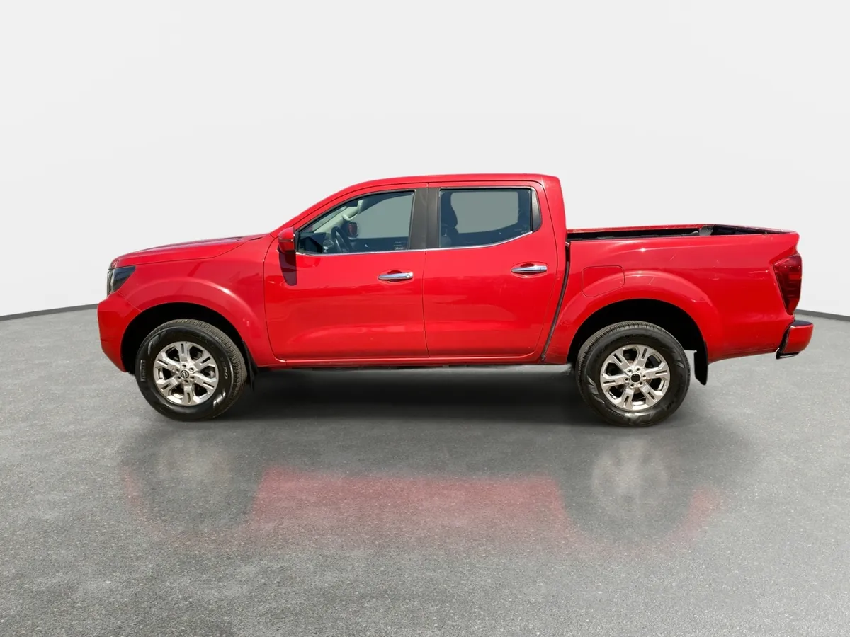 Nissan Navara 2.3d Xe Diesel 4x2 Dob.cab. Mt 4p año 2024