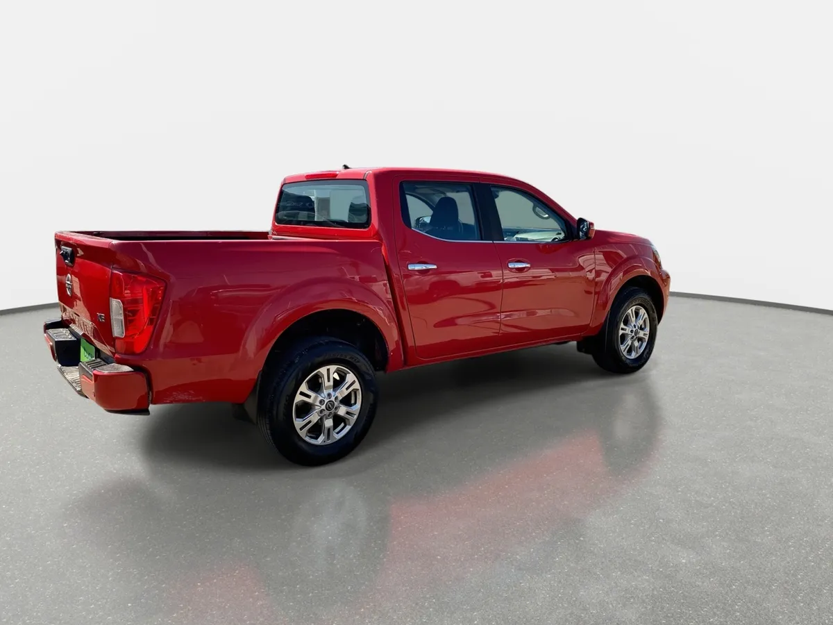 Nissan Navara 2.3d Xe Diesel 4x2 Dob.cab. Mt 4p año 2024