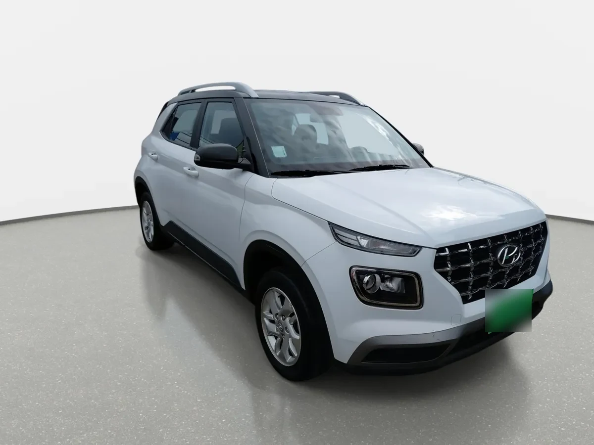 Hyundai Venue 1.6 Qx Plus 4x2 Mt 5p año 2023