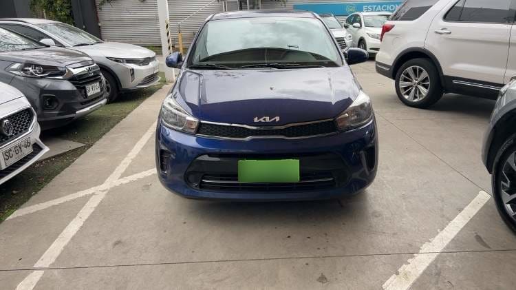 Kia Soluto 1.4 Lx 4x2 E6 Mt 4p año 2025