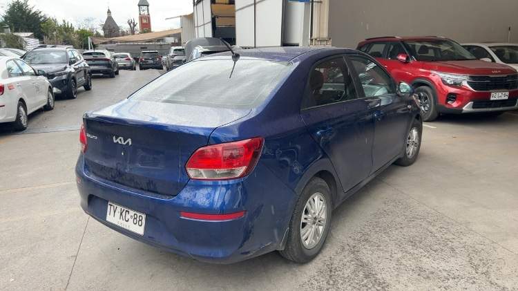Kia Soluto 1.4 Lx 4x2 E6 Mt 4p año 2025