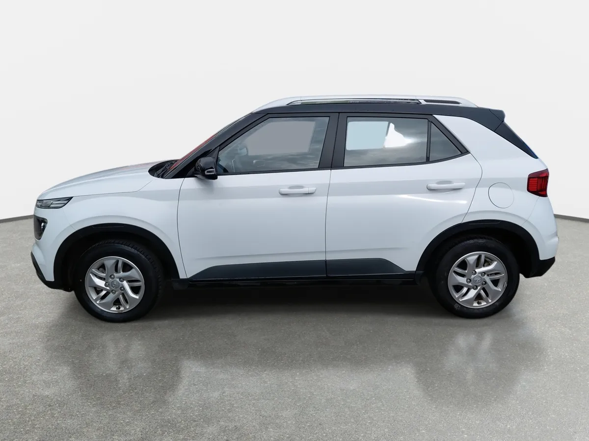 Hyundai Venue 1.6 Qx Plus 4x2 Mt 5p año 2023