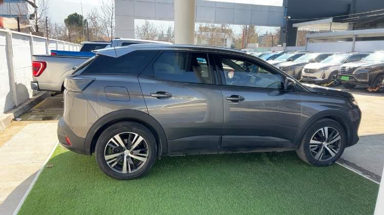 Peugeot 3008 1.2 Active Puretech 4x2 130 Mt6 5p año 2021